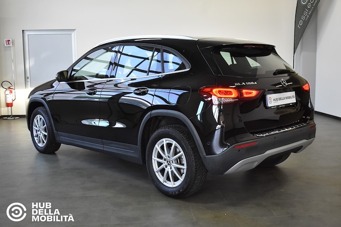 MERCEDES-BENZ GLA 180 d Automatic Business